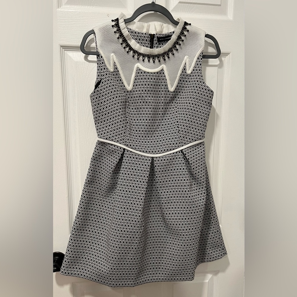 Valensole Women Sm A-Line Dress Black/White Geometric Print Beaded/Ruffled Neck